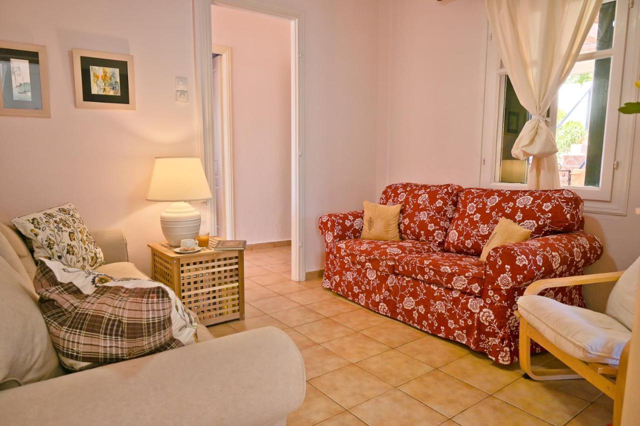 Villa Ireni Waterfont Фискардон Экстерьер фото